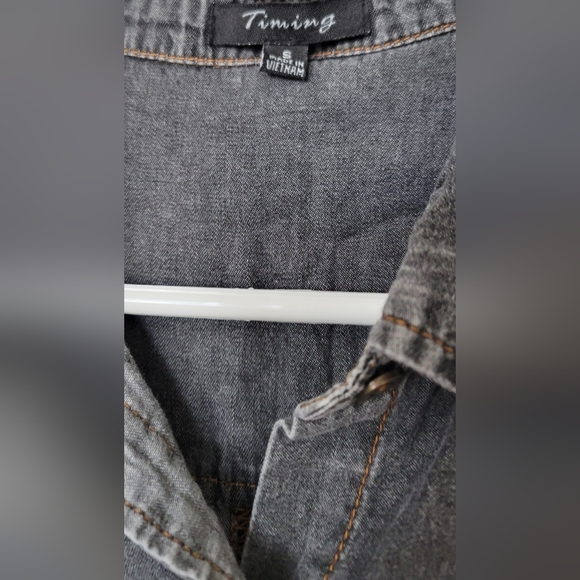 Timing black button-down denim shirt/dress. Size small, pre-owned - Picture 5 of 5